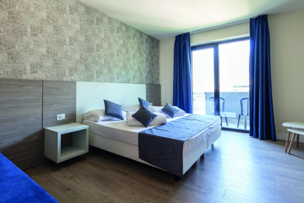 Room  Room