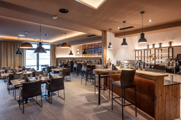 Restaurant PLACE TO MEAT  Restaurant PLACE TO MEAT