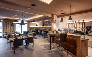 Restaurant PLACE TO MEAT  Restaurant PLACE TO MEAT