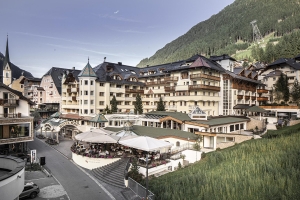 Hotel Exterior 